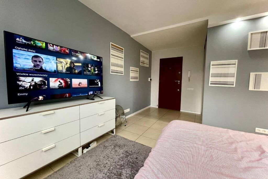 Апартаменты Gold 3 Metro X2 Wifi 300 Mbs 60'Tv Netflix Hbo Appletv+ Варшава Экстерьер фото